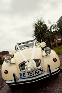 2CV Wedding Cars 1097102 Image 5